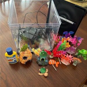 Clear Acrylic Aquarium Tank with Colorful Tropical SpongeBob Décor